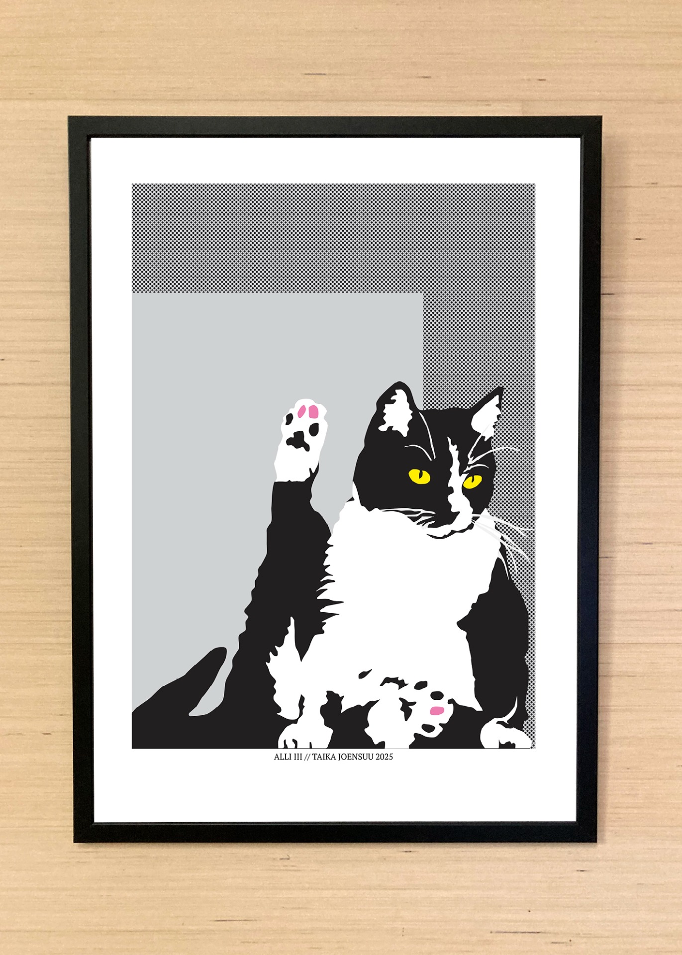 Kissan hetkiä-juliste, jossa mustavalkoinen kissa on nostanut takajalkansa ylös.