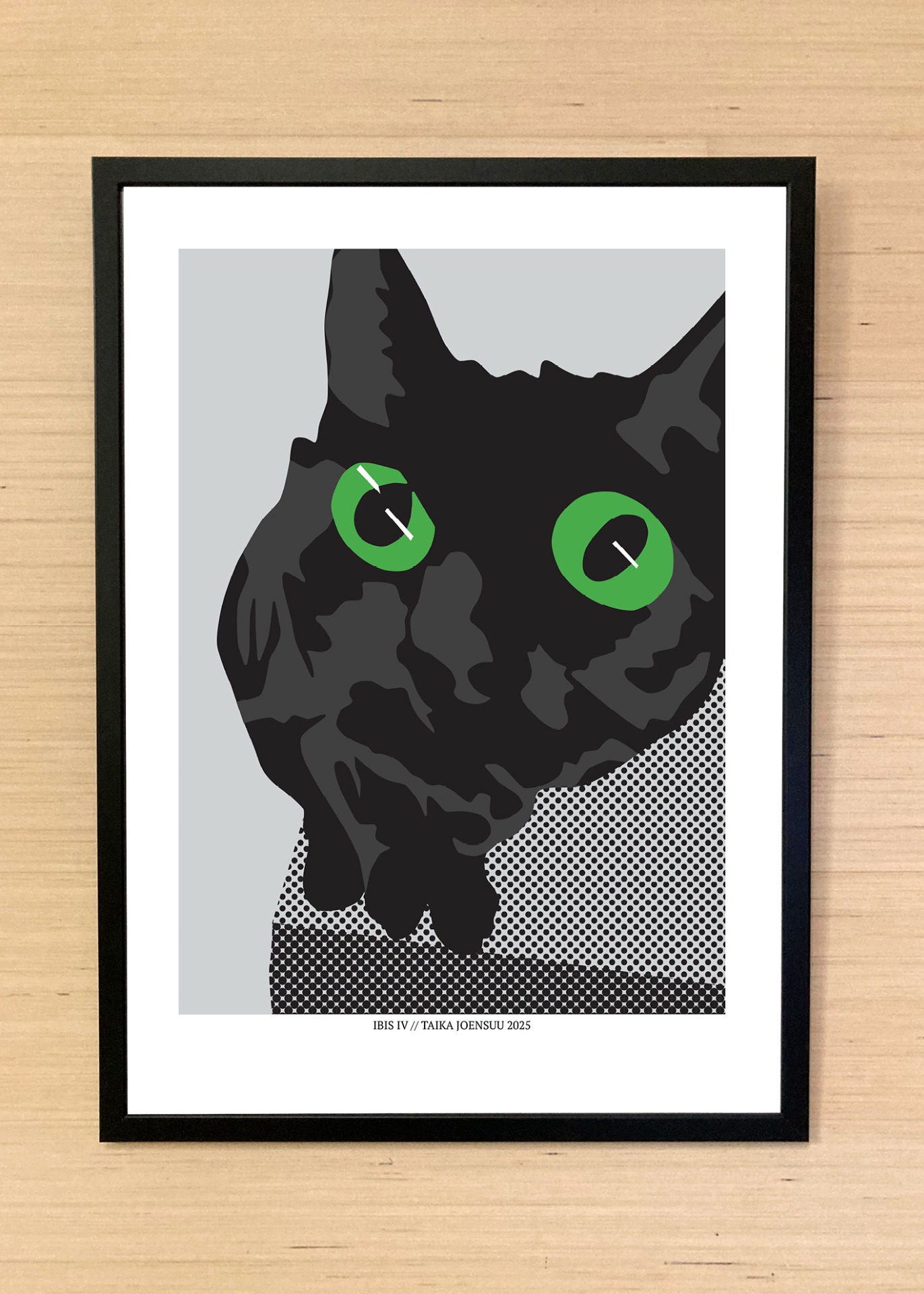 Kissan hetkiä-juliste, jossa tumman kissan kasvot täyttävät kuvan lähes kokonaan.