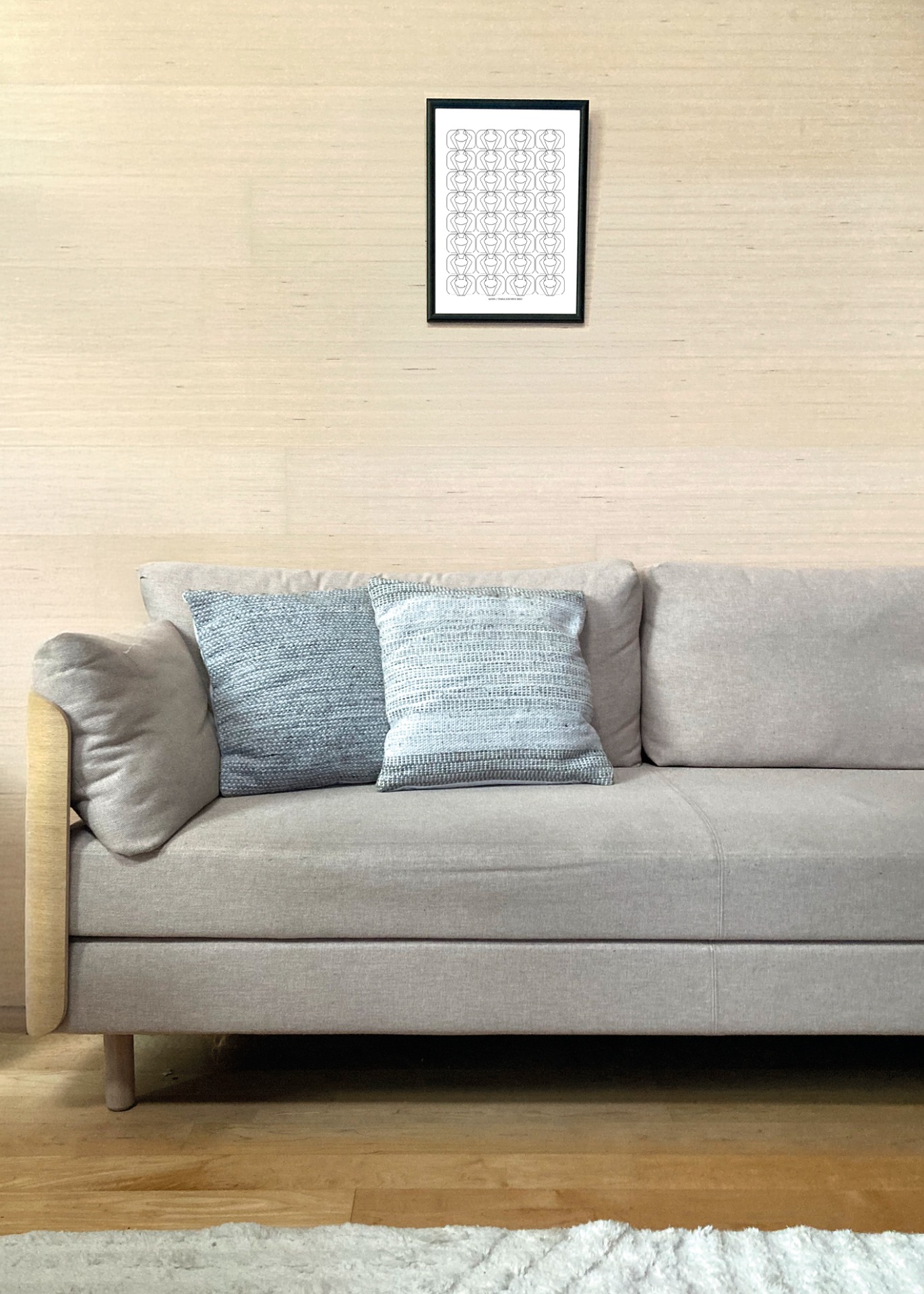 Kissan hetkiä-juliste Logo 30x40cm seinällä. Juliste myydään ilman kehystä.